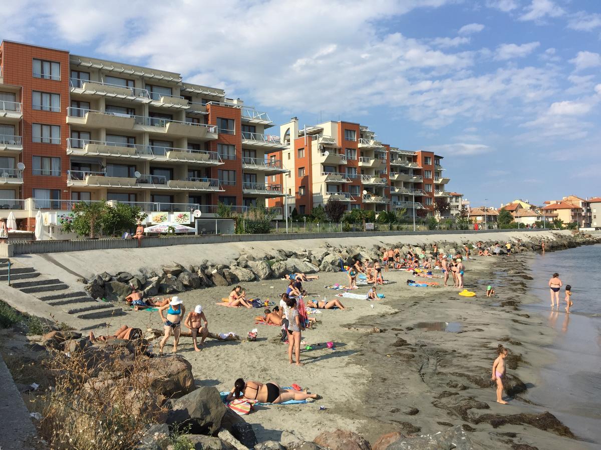 Apartments Helios Pomorie Exteriör bild